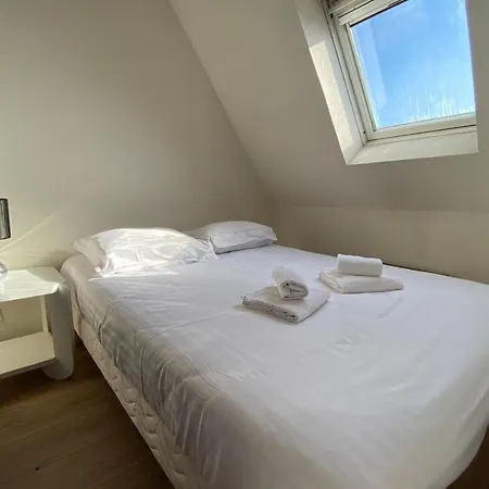Beautiful With Pool And Sea View Apartment